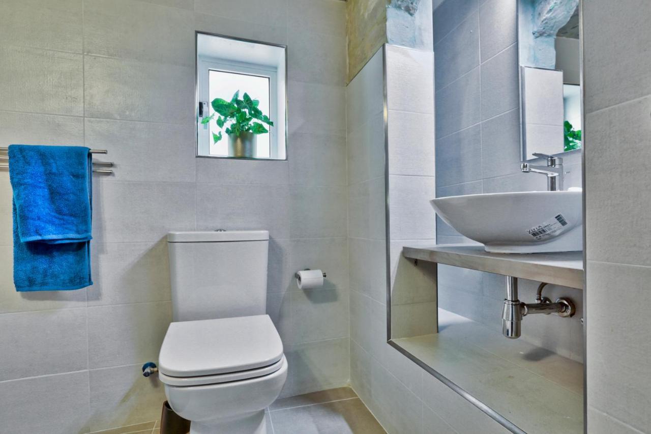Charming Valletta 1 Bedroom Apartment Off Republic Street Sleeps 4 Exterior foto